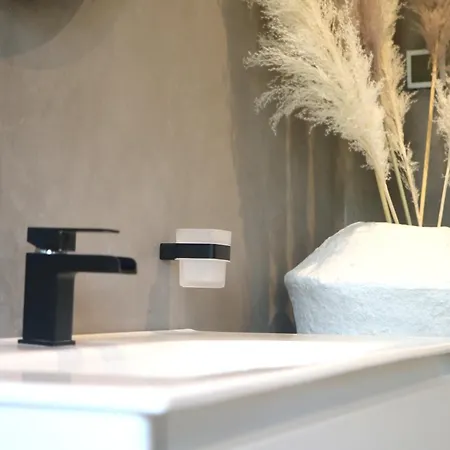 Rowan Beg Retreat * Renvyle